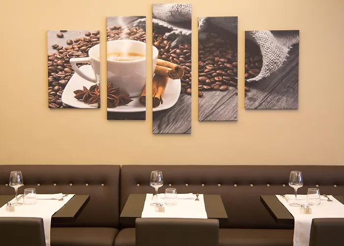 Отель De France